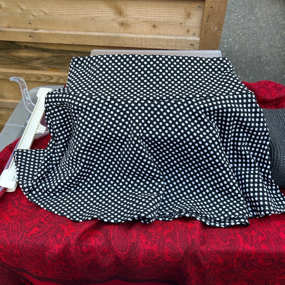 Forever 21 Black and White Polka Dot Skater Skirt